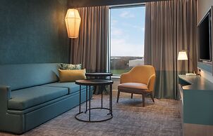 Staybridge Suites London Heathrow - Bath Road by IHG