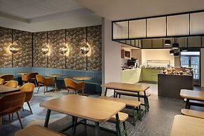 Staybridge Suites London Heathrow - Bath Road by IHG