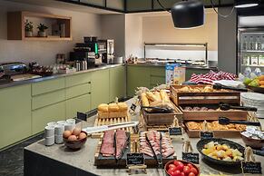 Staybridge Suites London Heathrow - Bath Road by IHG