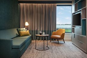 Staybridge Suites London Heathrow - Bath Road by IHG