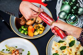 Holiday Inn London Heathrow - Bath Road by IHG