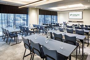 Holiday Inn London Heathrow - Bath Road by IHG
