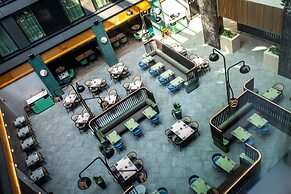 Holiday Inn London Heathrow - Bath Road by IHG
