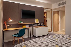 Holiday Inn London Heathrow - Bath Road by IHG