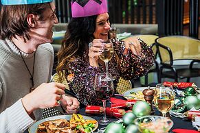 Holiday Inn London Heathrow - Bath Road by IHG