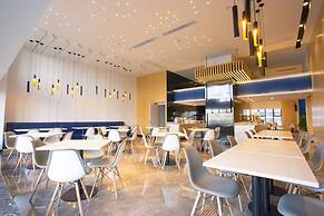 Holiday Inn Express Wuhan Optical Valley by IHG