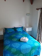 Dorothy's Muri Beach Bungalows