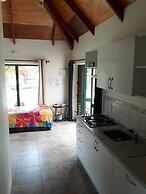 Dorothy's Muri Beach Bungalows