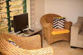 Dorothy's Muri Beach Bungalows