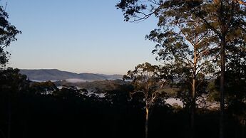 Carawirry Forest Escape