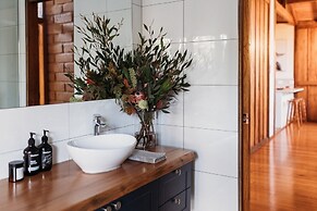 Carawirry Forest Escape