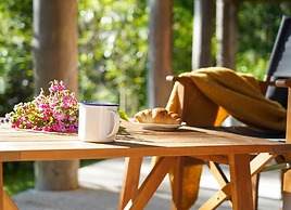 Carawirry Forest Escape