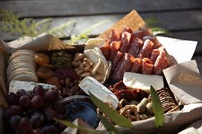 Carawirry Forest Escape