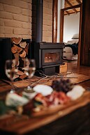 Carawirry Forest Escape