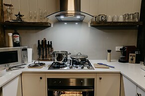 Carawirry Forest Escape