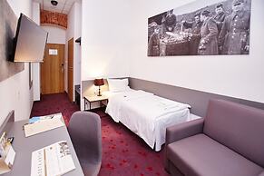 Koszary Arche Hotel