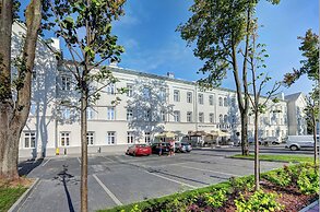 Koszary Arche Hotel