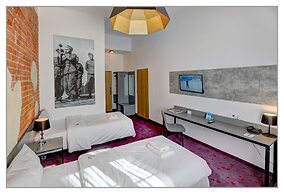 Koszary Arche Hotel