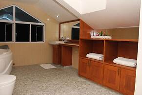 La Parola Orchids Beach Resort