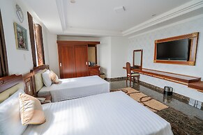 Duc Long Gia Lai Hotels & Apartment