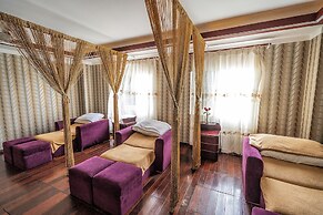 Duc Long Gia Lai Hotels & Apartment