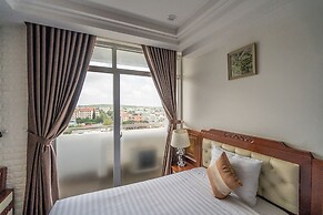 Duc Long Gia Lai Hotels & Apartment