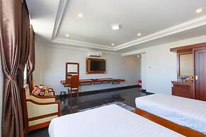 Duc Long Gia Lai Hotels & Apartment
