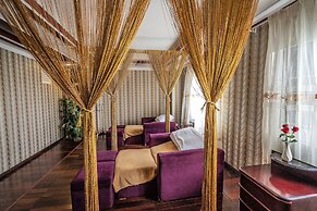 Duc Long Gia Lai Hotels & Apartment