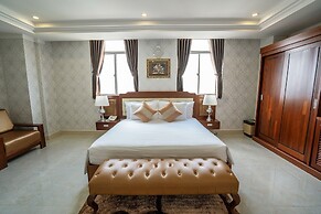 Duc Long Gia Lai Hotels & Apartment