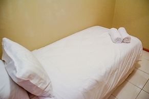 3 Bedrooms Plus Apartment Grand Palace by Travelio