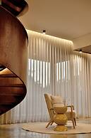 Karyatis Luxury Maisonette by K&K
