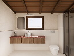 Karyatis Luxury Maisonette by K&K