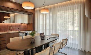 Karyatis Luxury Maisonette by K&K
