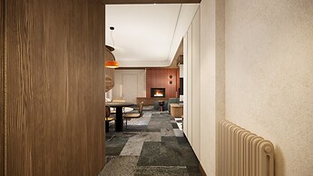 Karyatis Luxury Maisonette by K&K