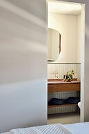 Karyatis Luxury Maisonette by K&K