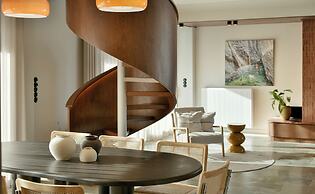 Karyatis Luxury Maisonette by K&K