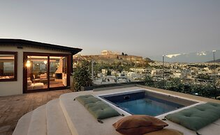 Karyatis Luxury Maisonette by K&K