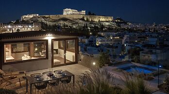 Karyatis Luxury Maisonette by K&K