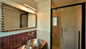 Karyatis Luxury Maisonette by K&K