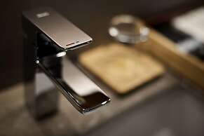 KuanRong Luxury Suites Hotel - Daping Times Square