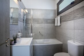 Chris Le Mare Luxury Villa By Louis Hotels