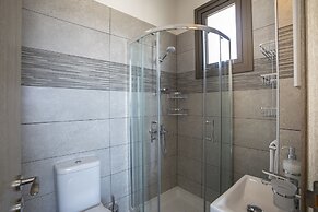Chris Le Mare Luxury Villa By Louis Hotels