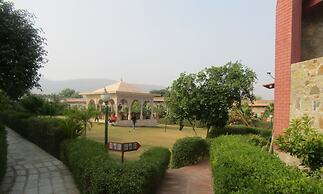 Van Chhavi Resort