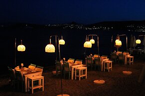 Kemancı Suites & Restaurant & Beach