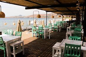 Kemancı Suites & Restaurant & Beach