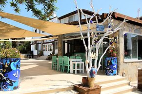 Kemancı Suites & Restaurant & Beach