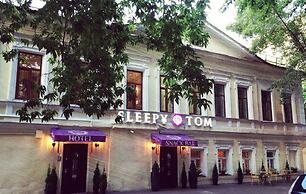Sleepy Tom Hotel