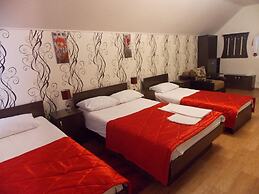 Mini Hotel Maki