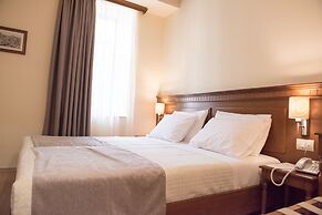 Hotel Argjiro