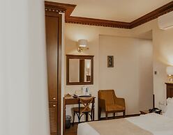 Hotel Argjiro